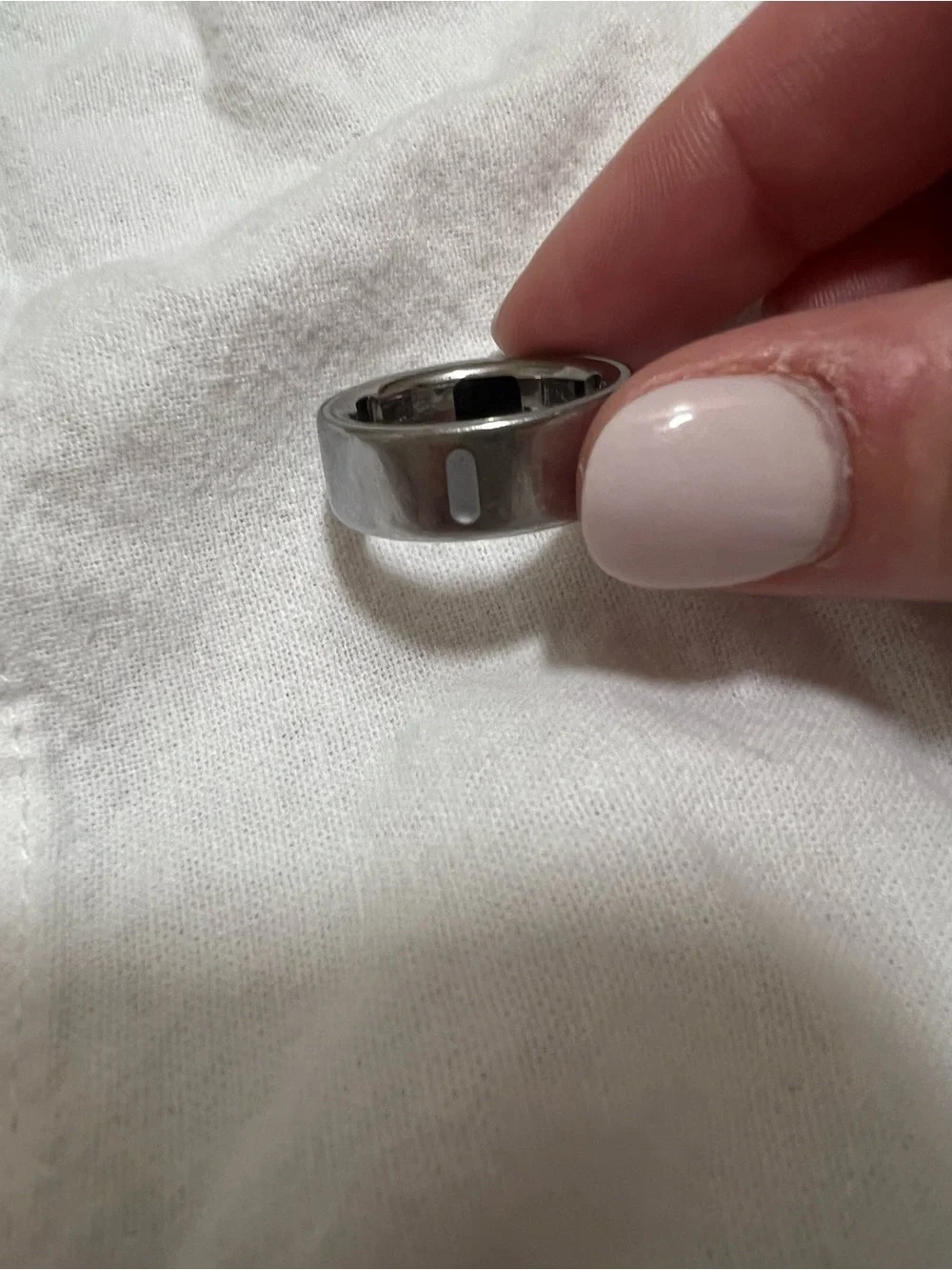 Oura Ring 4 Smart Ring – Silver | Size 8 | Charger Included